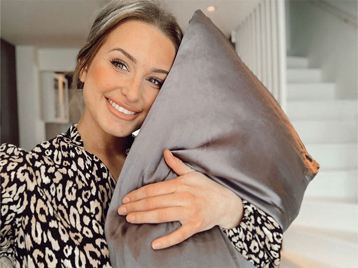 iGlow Silk Pillowcase - Grey Shadows (Grey)