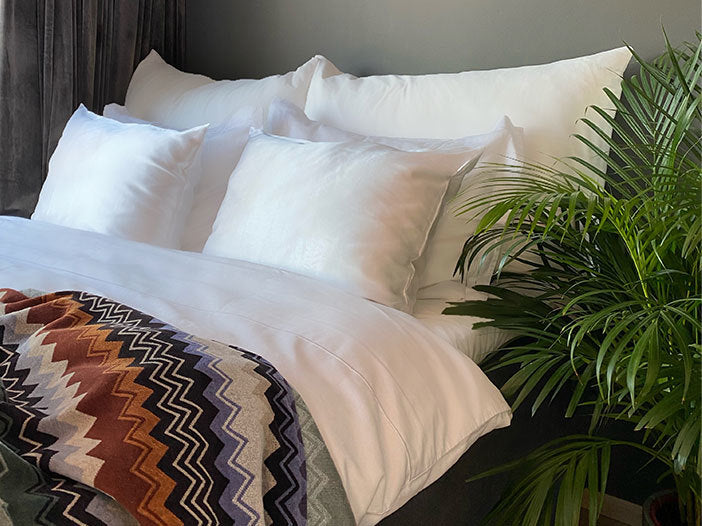 iGlow Silk Pillowcase - Calm White (White)